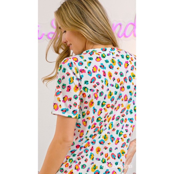 LAST! V Neck Shirred Front Multi Color Leopard Print Top! - Picture 14 of 14